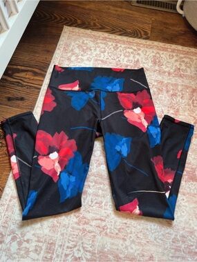 Guru Active Floral High-Waist Active Leggings - Black with Blue & Red Blooms
